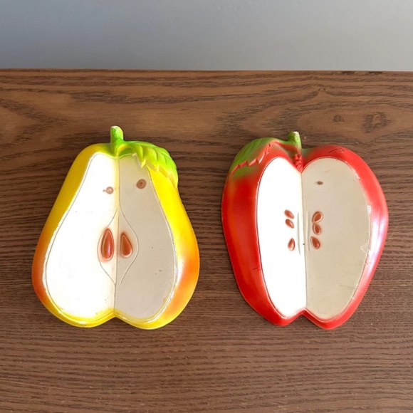 Vintage 1973 Miller Studio Inc. Chalkware Apple and Pear Wall Hangings • MCM - Picture 1 of 8